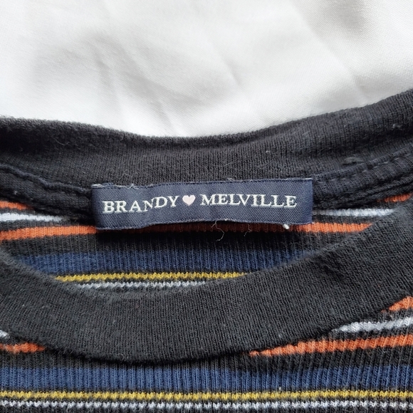 Brandy Melville Santa long sleeve top - Picture 4 of 4